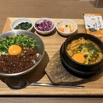 ベジゴー - ジャージャー丼&スンドゥブ(ハーフ&ハーフセット）