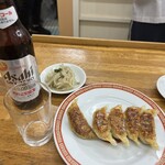 亀戸餃子 本店 - 座ってすぐにこの状態、お待たせしません♪