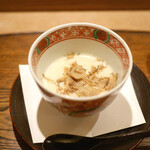 虎白 - 「先付」百合根のすり流し、トリュフ