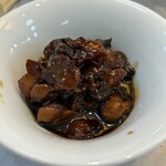 赤白 - 鶏軟骨の赤ワイン煮込み