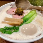 Noodle Works - 泡らぅめん（890円税込）、とろーり味玉（130円税込）