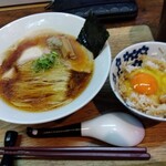Chuuka Soba Nika - 醤油ラーメンとタマゴかけご飯1100円