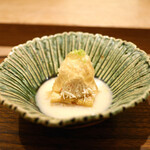 虎白 - 松葉蟹、牛蒡、出汁ジュレ掛け