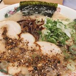 くまめん - 豚骨玉名ラーメン、950円。