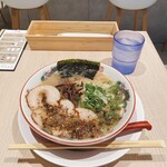 くまめん - 豚骨玉名ラーメン、950円。