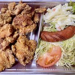 からあげ食堂 - からあげ弁当 700円。