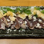 大衆食堂 てんぐ大ホール - かつをの土佐造り ¥759-