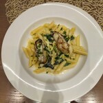 テラットリアエッフェ - 　　真牡蠣とホウレン草のクリームペンネ