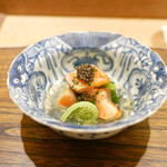 虎白 - 「和物」桜鱒の叩き風、こごみ