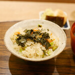 虎白 - 桜海老と焼空豆の炊込みご飯