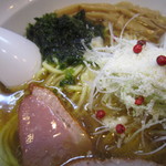 シジミの醤油らあ麺　アップ