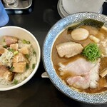 233070844 - 特製・濃厚豚骨魚介、チャーシュー丼