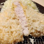 Tonkatsu Kenshin - 柔らかくて箸での持ち方の正解が分からないw