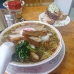 かし亀 - 生姜ラーメン小チャーシュー丼セット1400円