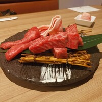近江うし 焼肉 にくTATSU 青山本店 - 