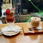 HAGI CAFE  - 【いちごパフェ】(¥1300)+【甘酒と黒蜜のコーヒー】(¥780)