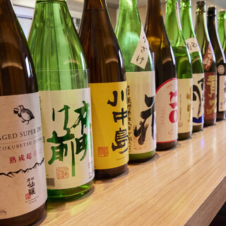 A wide selection of sake from all over the country ◎ Rare wines from Yamanashi Prefecture are also available