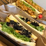 ホットサンド専門店 'OHANABATAKE - 