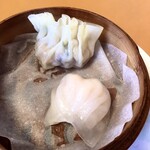 渝園 - フカヒレ餃子、海老餃子