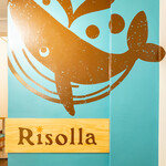 発酵×リゾットの店 リゾーラ - クジラがシンボルマークです。雄大に泳ぐクジラのイメージを重ねました