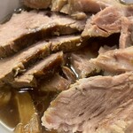 らぁめん 満来 - チャーシューの海です