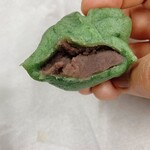 和菓子処 大角玉屋 - 草餅（こしあん）　断面