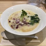自家製麺 フラワー - 鶏塩そば　¥850