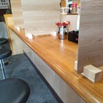 横浜家系ラーメン翔 - カウンター席