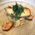 CIRCULO - ①オヒョウのフリット　〜白菜のブレゼ　カラスミ〜　1/30 ¥1,450)