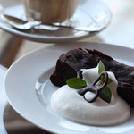 ブラックボード - BBショコラ。濃厚なチョコレートが香り高いBlackboard一押しのガトー・ショコラです。