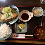 多つ美 - おろしロースカツ定食
                                1150円