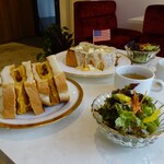 喫茶パビリオン - 未知との遭遇厚焼きうなたまサンド、月面着陸エッググープ