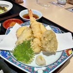 おさかな広場 寿司和食 ここも 空港通り店 - 