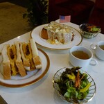 喫茶パビリオン - 未知との遭遇厚焼きうなたまサンド、月面着陸エッググープ