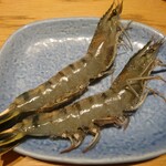 祐一郎商店 - 海老の塩焼き2尾(528円)