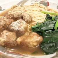 中国飯店 三田店 - 排骨麺（揚げ豚のせスープそば）