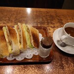 純喫茶 デア - ミックストーストとコーヒー