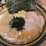 横浜家系ラーメン豚骨男 - 豚次郎