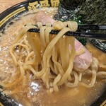 横浜家系ラーメン豚骨男 - 麺