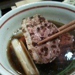 新橋ときそば - 鴨の抱き身アップ。