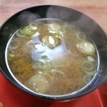 さかえや - 熱々の味噌汁！