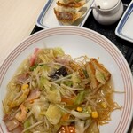 Ringa Hatto - 長崎皿うどん＋ぎょうざ３個　９２０円