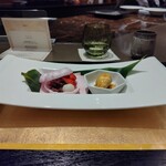 鉄板焼 桜 - イチゴ最中ときな粉アイス