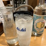 大衆日本酒バル ふとっぱらや - ボトルセット。炭酸390円。氷と水は無料！！