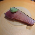 蒼 - 佐渡より 神経〆 メジマグロの藁焼き お米と中国甘酒のソース