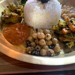 キッチン あずま - ひよこ豆のガーリック・ペッパー♡