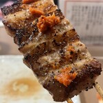 もつ焼き ウッチャン 新宿思い出横丁 - ピートロ(首肉)(210円)