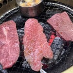 炭火焼肉 牛和鹿 - 