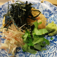 赤坂 ひかわ - 鯛の刺身　胡麻味噌掛け　山葵　茗荷　三つ葉　海苔