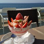 ライオン カフェ&リゾート - いちごパフェ